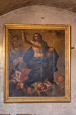 <center>Eglise Saint-Pierre</center>Chapelle du chœur (XIIe siècle ?).  Contre le mur, le tableau est à double face (XVIIe siècle), représentant : un Christ en gloire (ici), et au dos une Vierge en majesté.